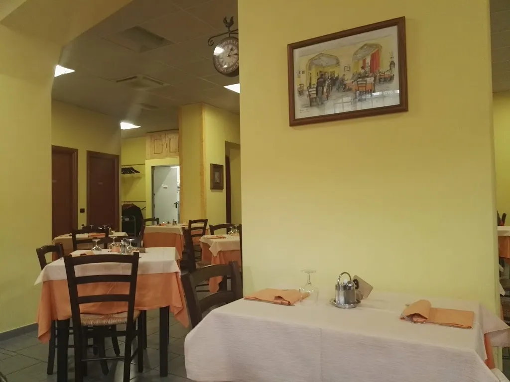 Vecchio Tram di Tollardo Nyska & C. Sas restaurant in Viggiù