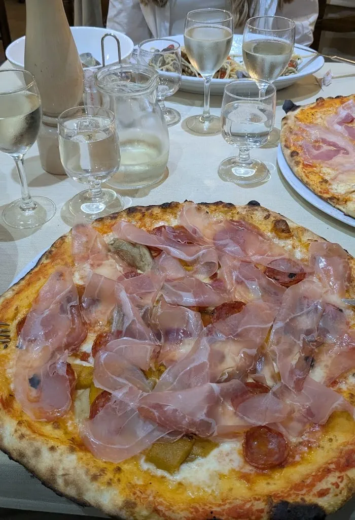 Pizzeria La Ghironda_Viggiù_slider_image_3