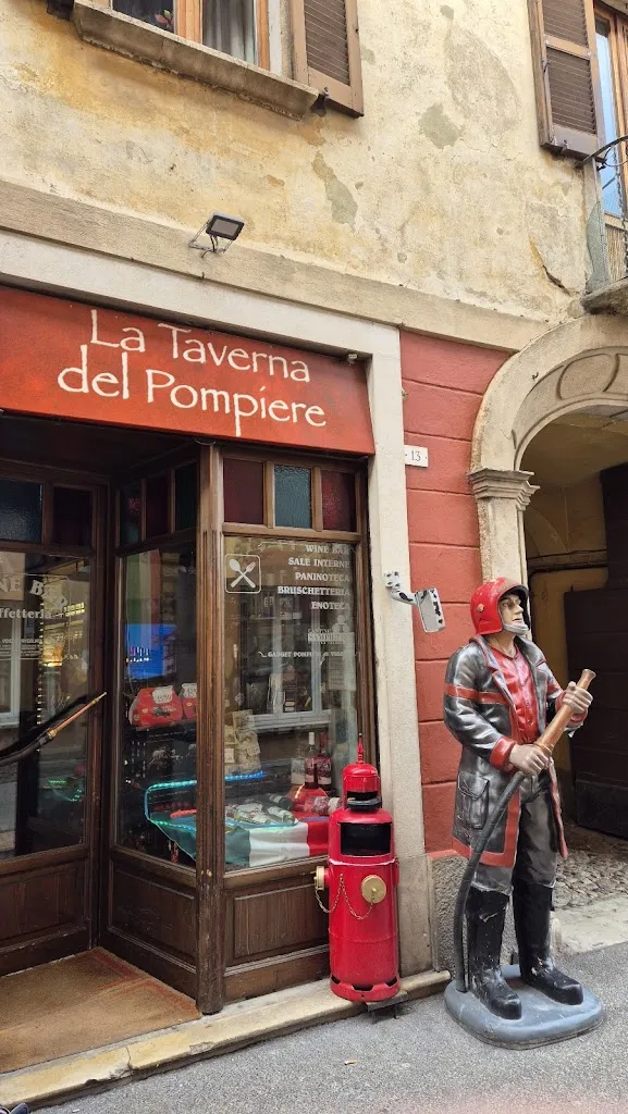 La Taverna Del Pompiere restaurant in Viggiù