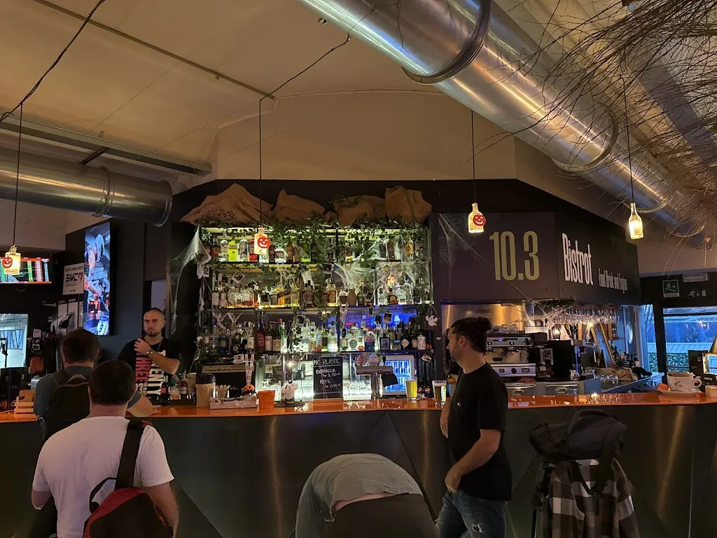 Alessio Scortichini_10.3 Bistrot_Vignate_review