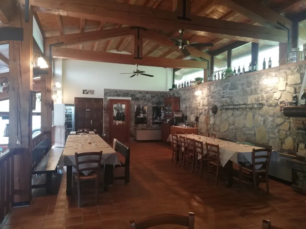 Ristorante-Pizzeria La Bratta restaurant in Vigolo