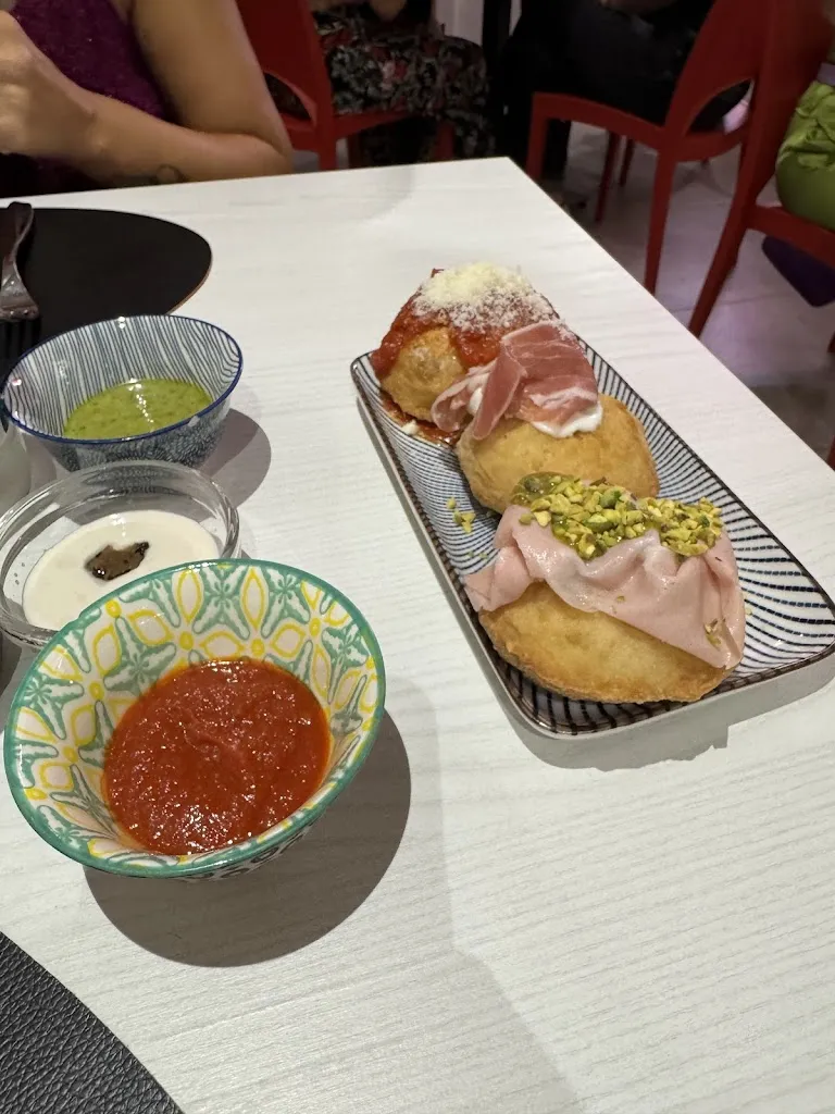 Mattia Di Sauro_Zampo Quasi Napoletana- Mede_Villa Biscossi_Bewertung