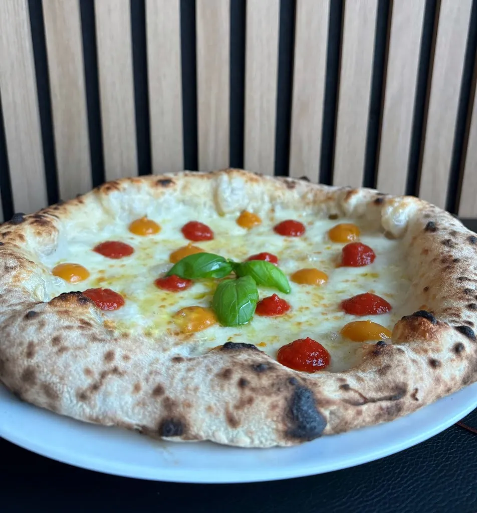 Zampo Quasi Napoletana- Mede_Villa Biscossi_slider_image_2