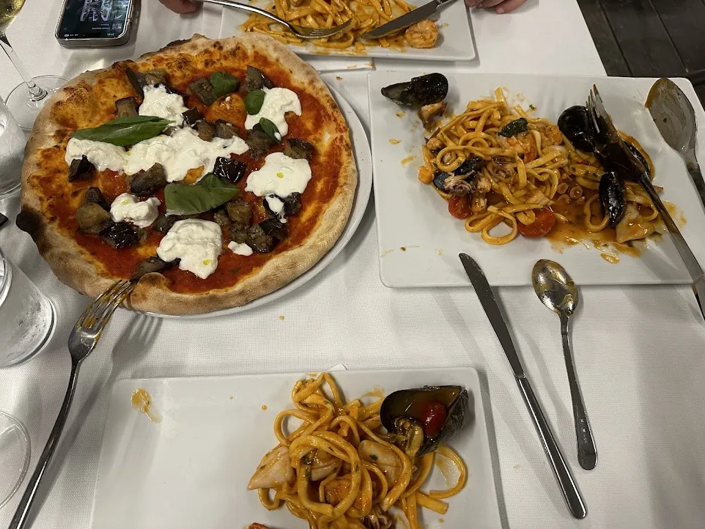 Zehra Akyuz_Rinascimento_Vigevano_review