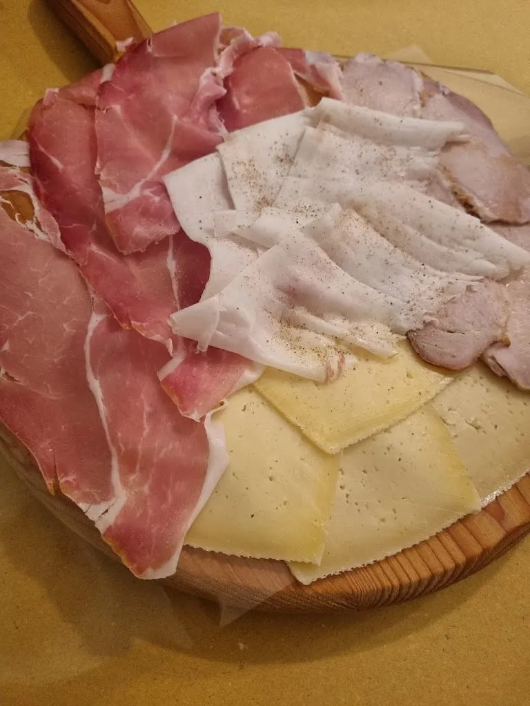 Monica Minci_Trattoria Hiltonn_Villa d'Ogna_review