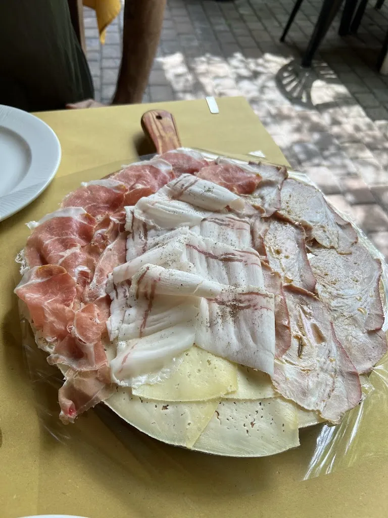 Trattoria Hiltonn_Villa d'Ogna_slider_image_2