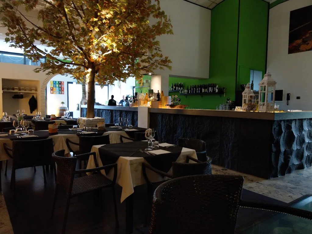 MamaMia Ristorantino_Villa Poma_slider_image_3