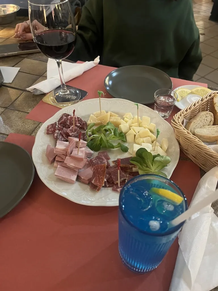 Osteria della Vecchia Piazza_Vignola_slider_image_3