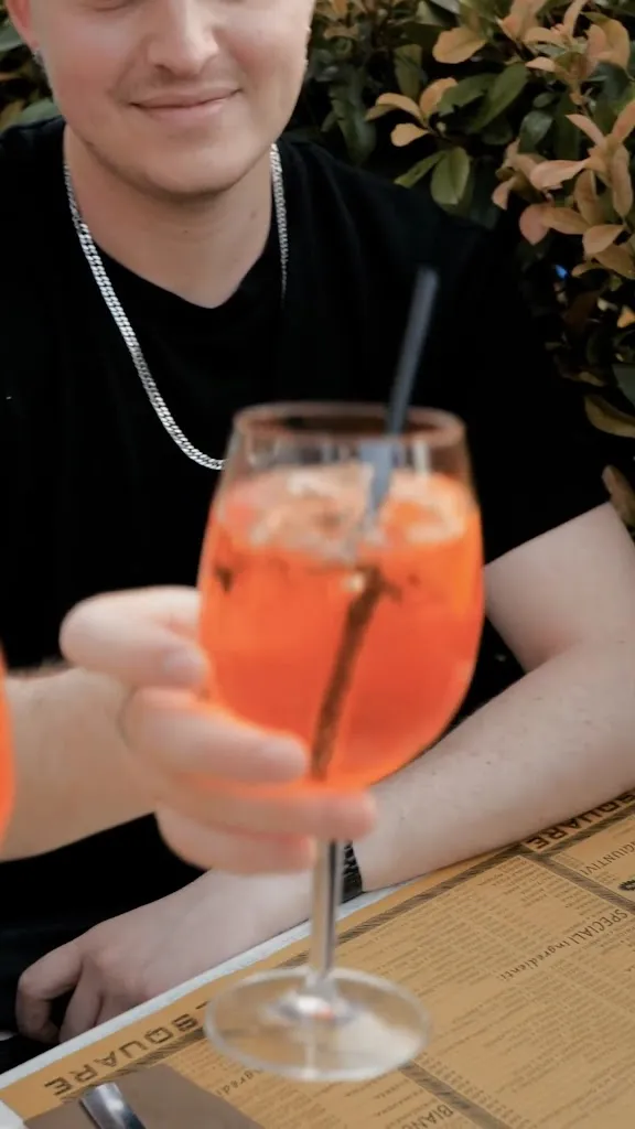 The Square - American Grill & Lounge Bar_Vignola_slider_image_2