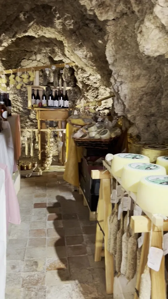 Cuore Nero Food and Relax_Carapelle Calvisio_slider_image_2