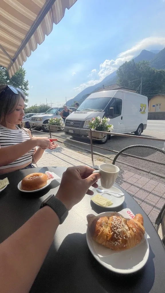 Darwin Zialcita_Bar La Rotaia Di Innocenti Matteo_Villapinta_review