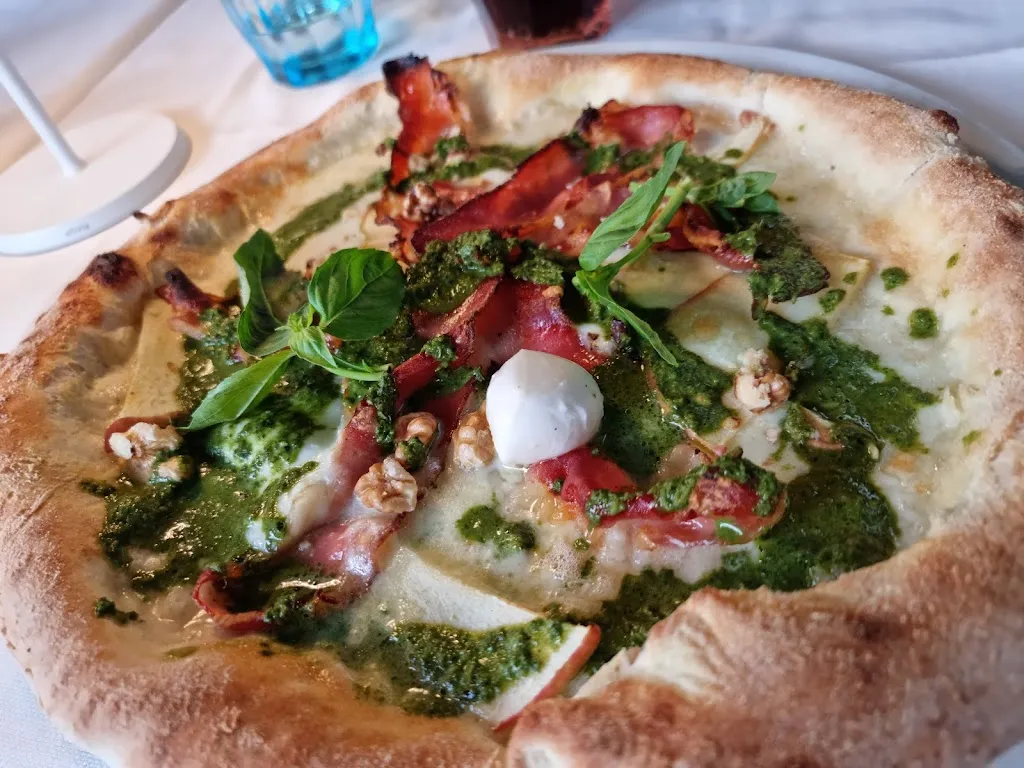 Conor Kerr_MaMeRo - Da Rocco_Villassio_review