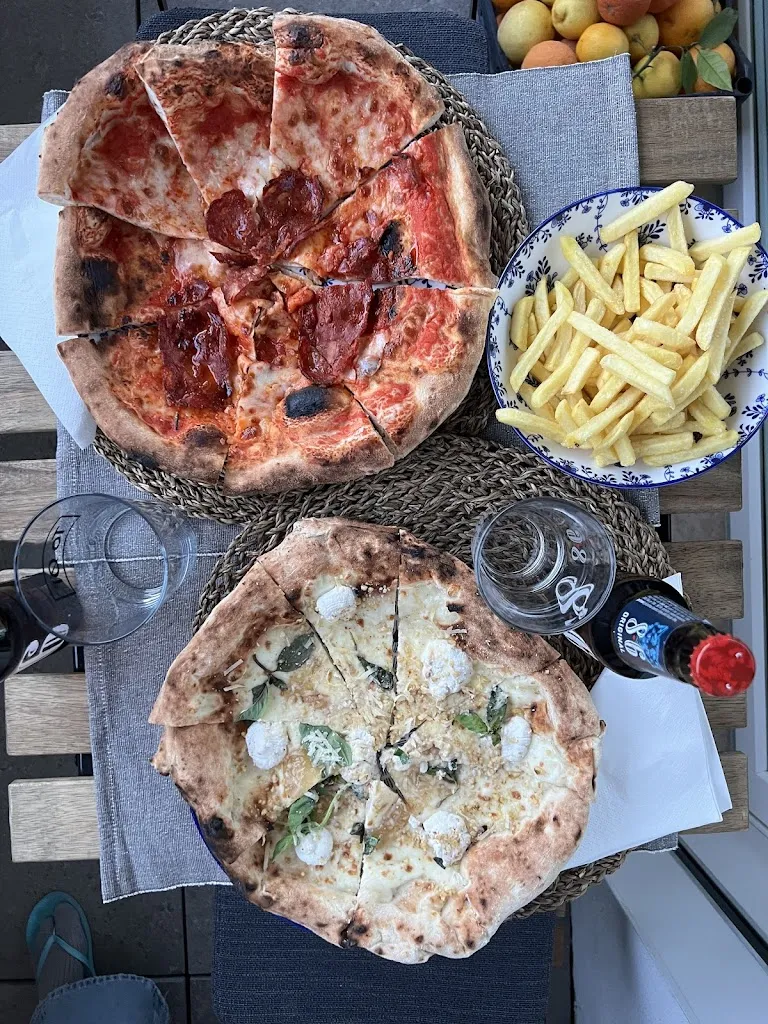 Ester Tinaglia_Magma - Pizzeria e Rosticceria Napoletana_Villasanta_review