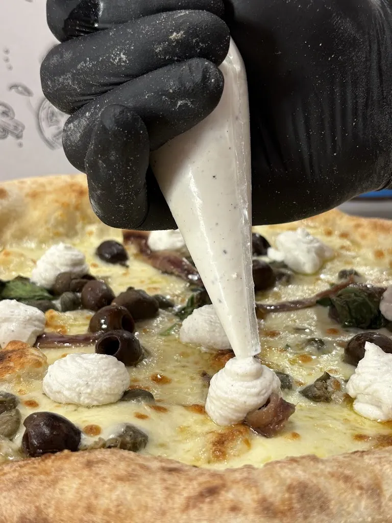 Magma - Pizzeria e Rosticceria Napoletana restaurant in Villasanta