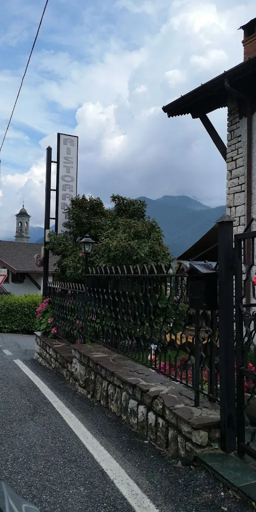 Ristorante pizzeria La Lanterna restaurant in Vilminore di Scalve