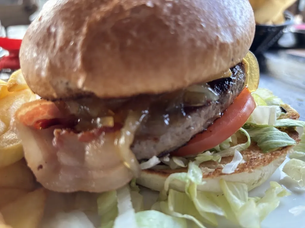 Cesare Lavia_La Loggia | Pub - Birreria - Steakhouse NUOVA GESTIONE_Vizzolo Predabissi_review