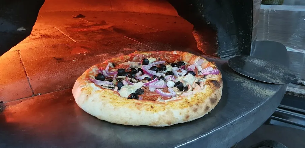 Ristorante-Pizzeria La Regina_Vizzolo Predabissi_slider_image_3