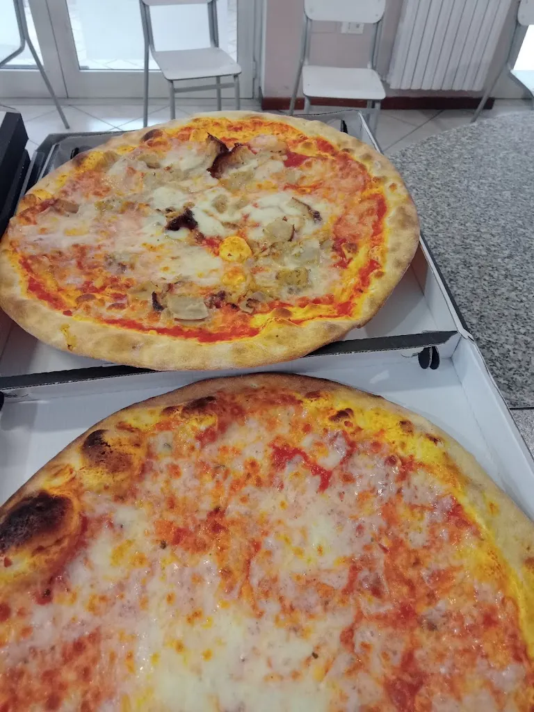 La Pizzarella 2_Vobarno_slider_image_3