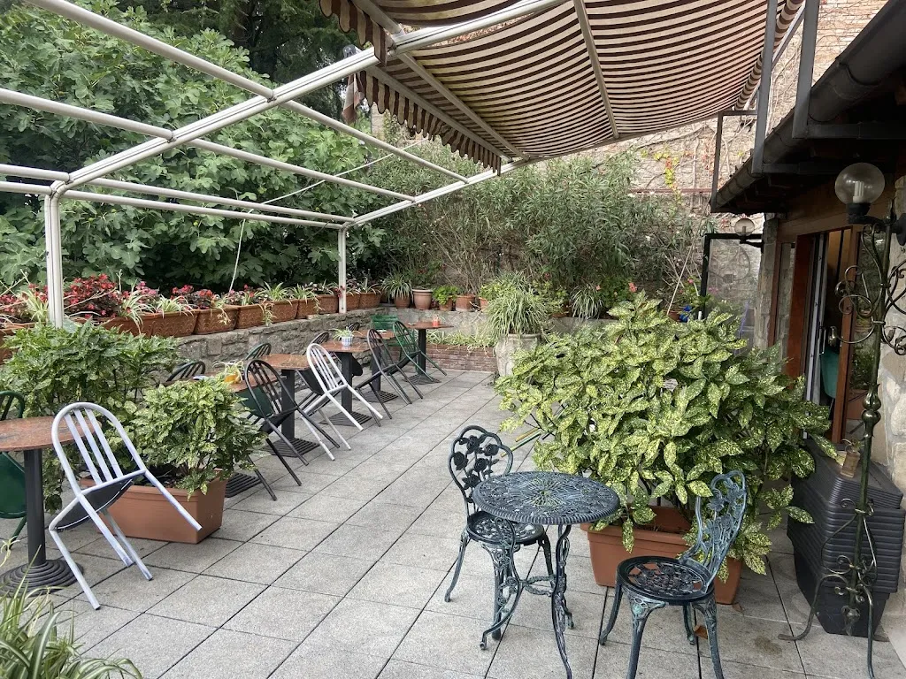 AK3 Ristorante Bar Gelateria GINEPRO_Zavattarello_slider_image_2