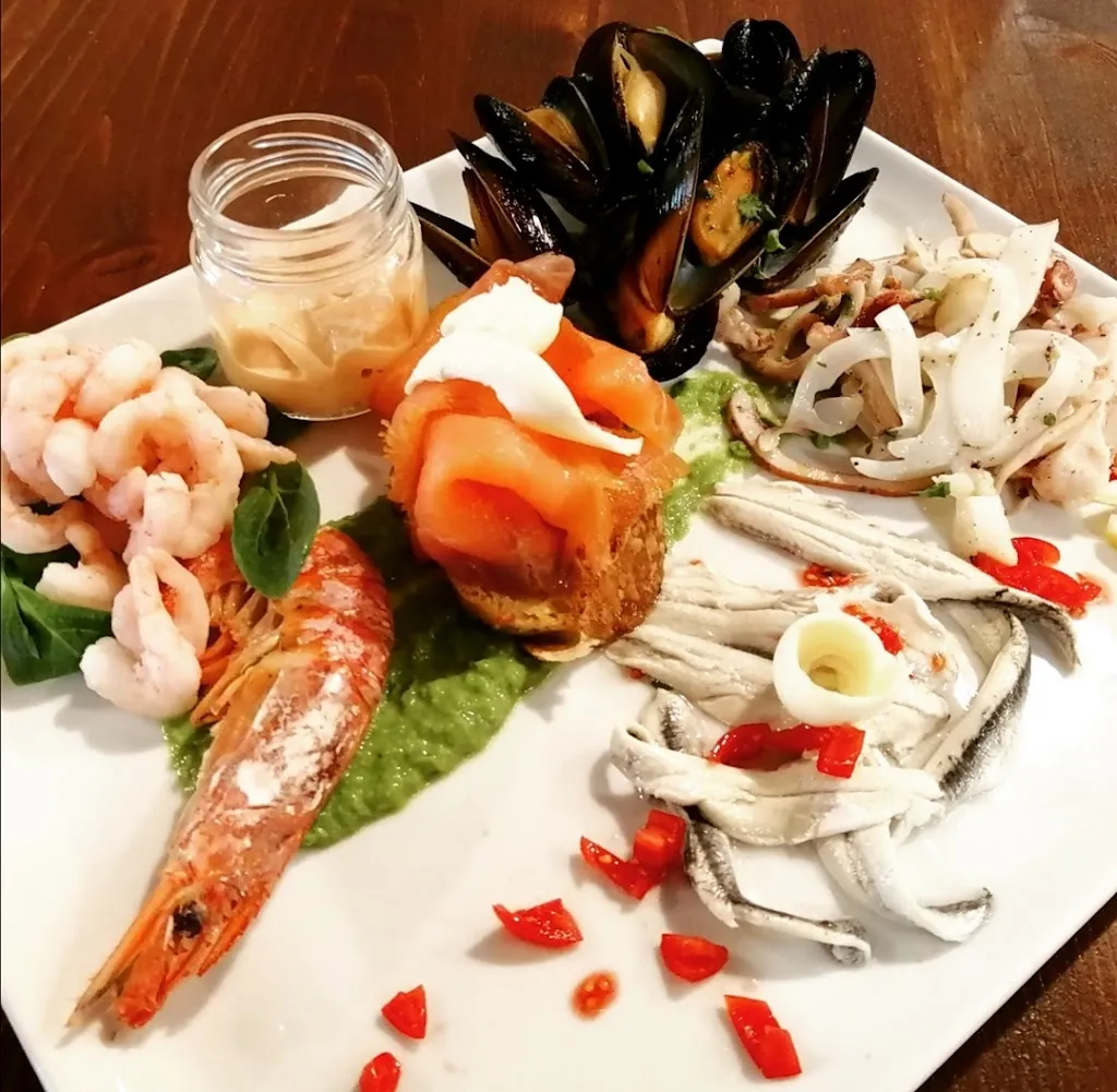 Pizzeria Trattoria C'era una Volta_Volta Mantovana_slider_image_3