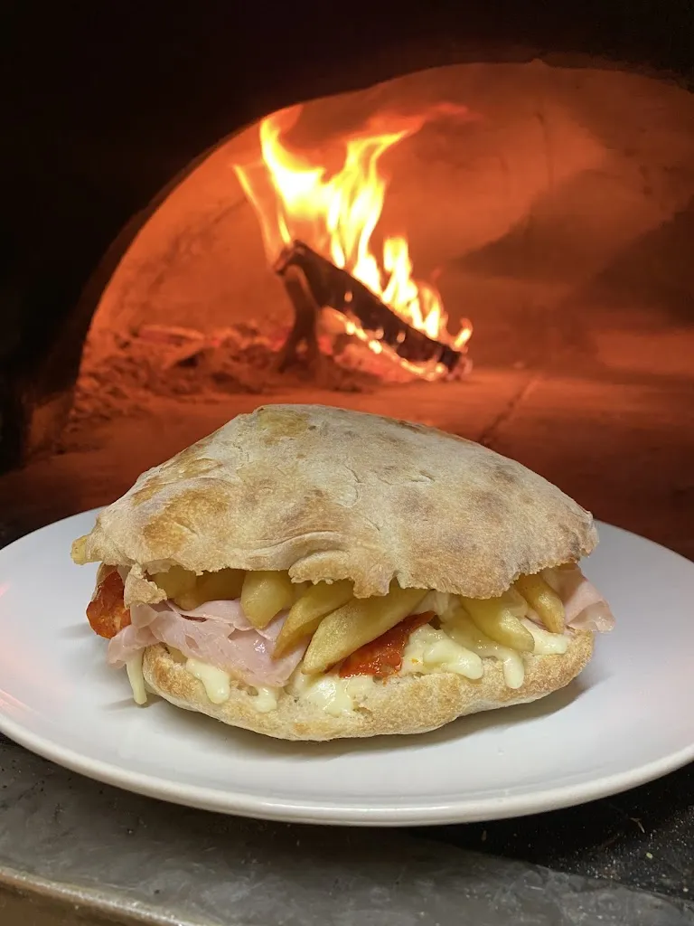 Taxi Pizza da Marco restaurant in Zinasco Vecchio