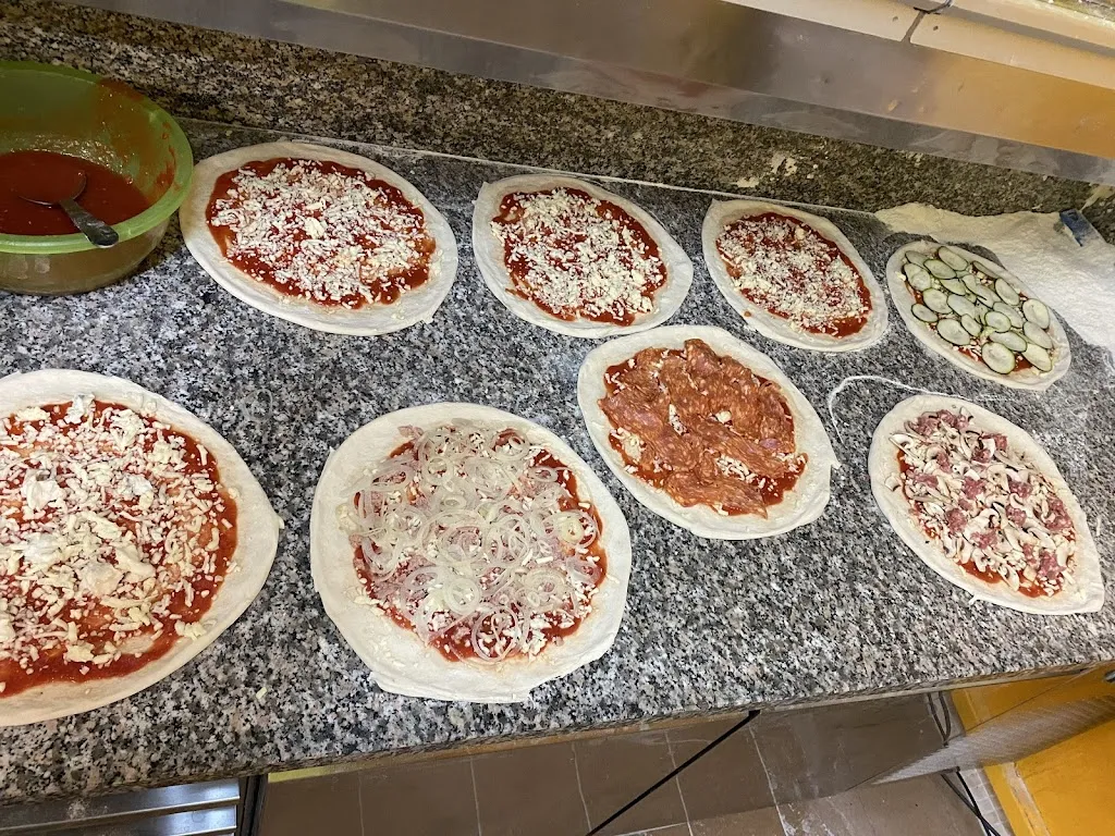 Taxi Pizza da Marco_Zinasco Vecchio_slider_image_3