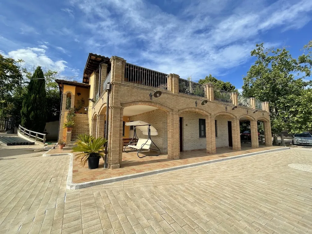 Andrea Mezzalira_Agriturismo Aqua Viva_Acquaviva Picena_review