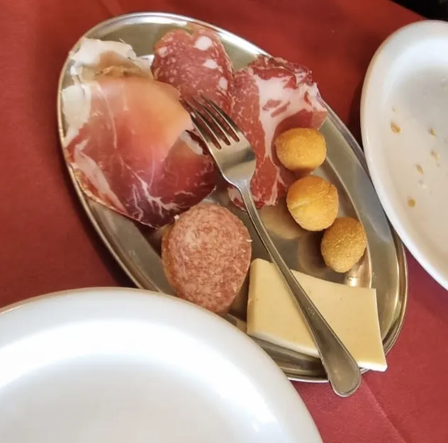 alessandra S_La Gorbe e L'Ua_Amandola_review