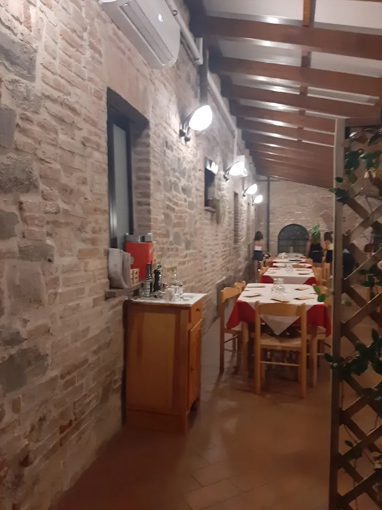 Bella Napoli Ristorante Pizzeria Affittacamere_Amandola_slider_image_3