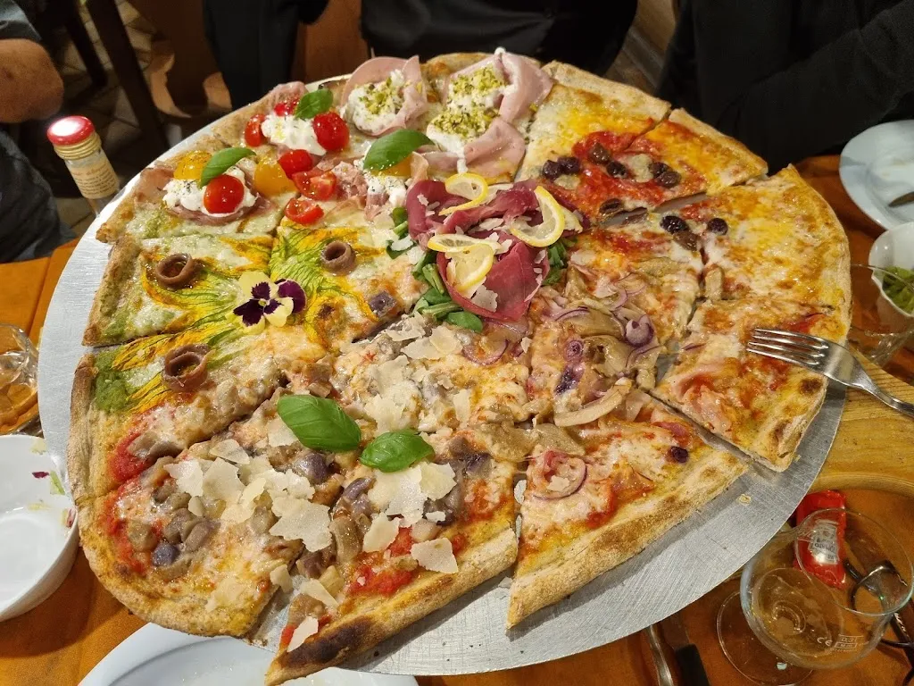 Gusteau Ristorante Pizzeria Pub_Amandola_slider_image_2