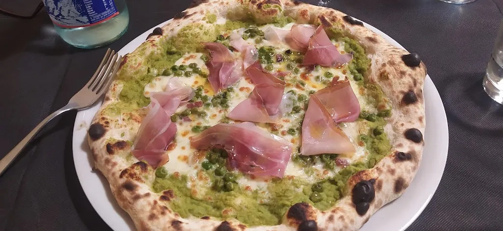 Antonio Lucarini_Pizzeria Due Archi_Apiro_recensione