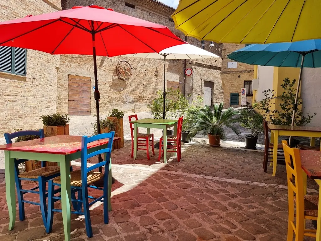 Osteria Peperondino restaurant in Appignano