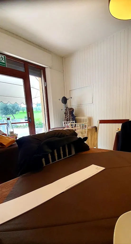 Gabriele Valentini architetto designer_Ristorante Pizzeria Le Grazie_Appignano_review