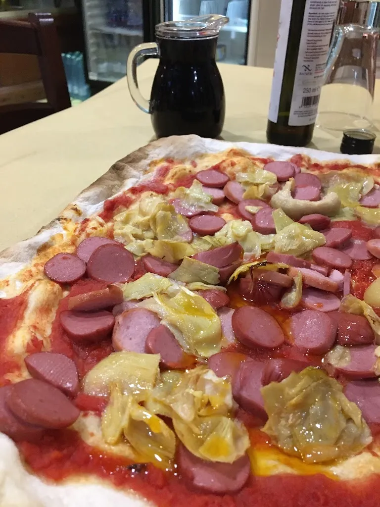 Luca Zacchi_Bar Greco pizzeria_Apecchio_review