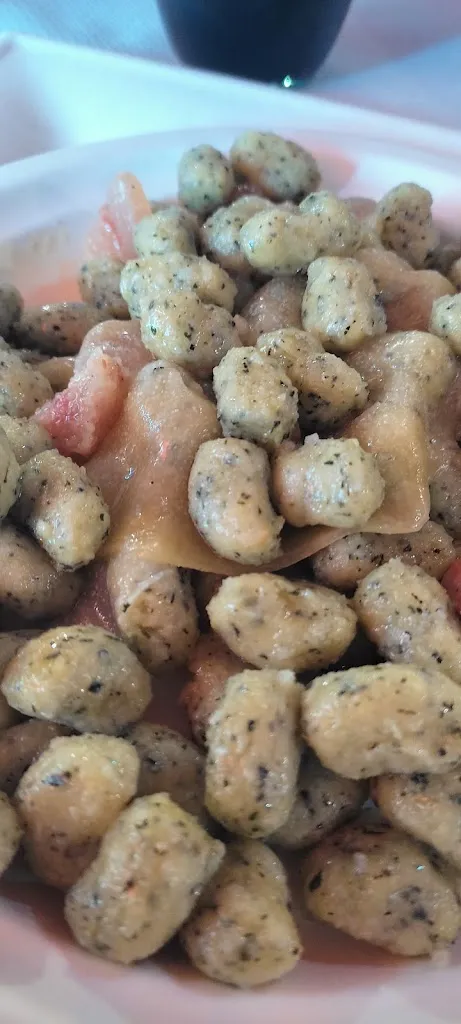 mauro carnevali_Rifugio La Cupa del Nerone Ristorante_Apecchio_review