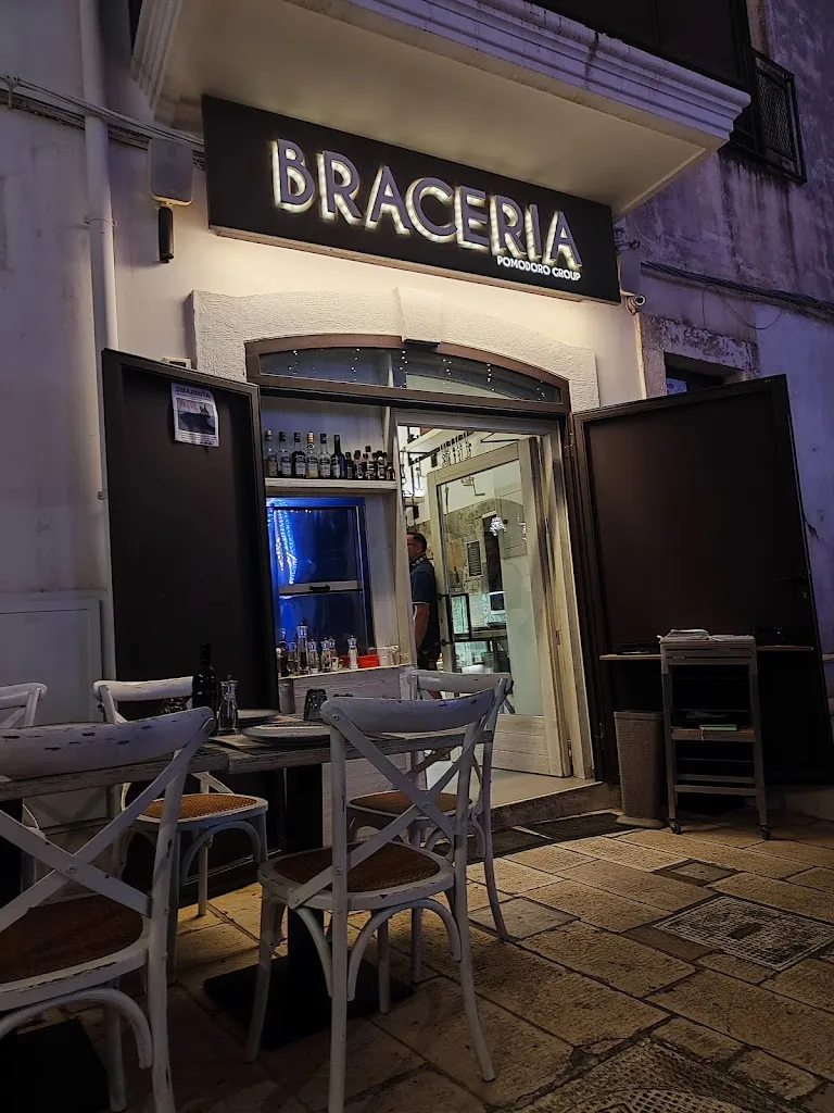 BRACERIA POMODORO restaurant in Carovigno