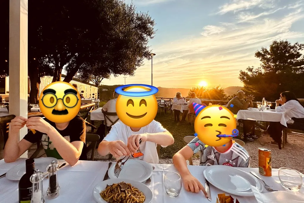 Robert Hoogenboom_Farmhouse Il Rustico_Arcevia_review