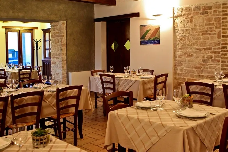 Farmhouse Il Rustico restaurant in Arcevia