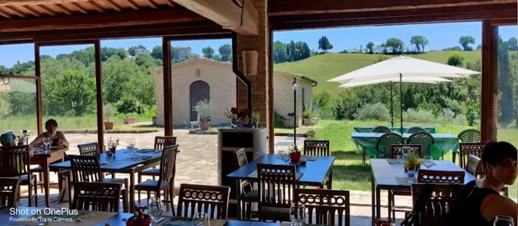 Gianluca pierfederici_La Stazione Di Posta_Arcevia_recensione