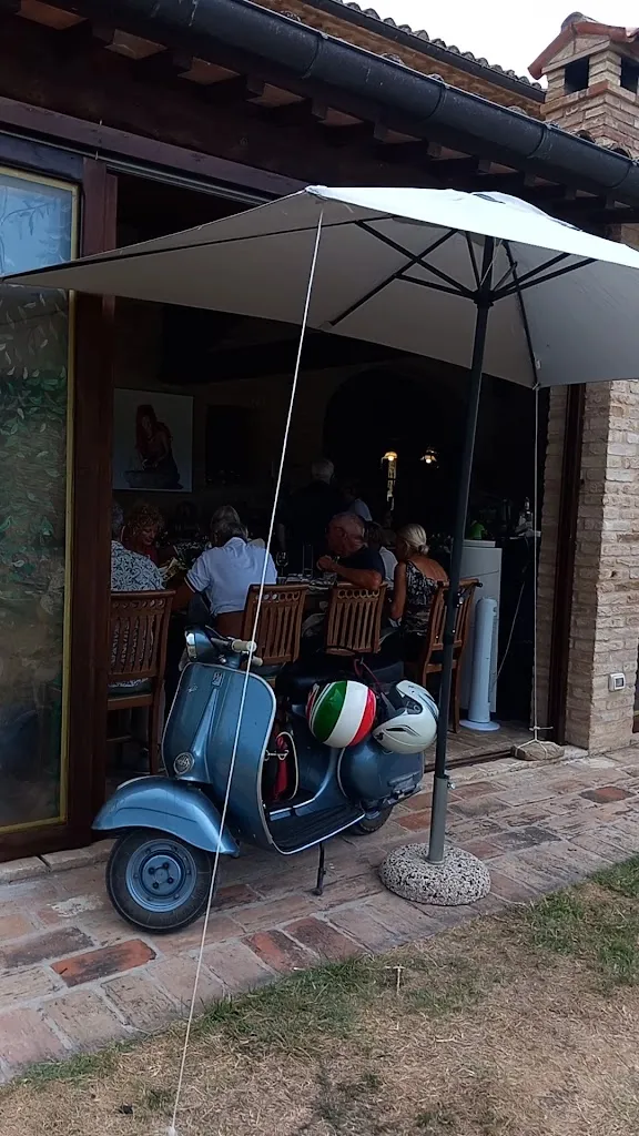 Olga Martinez_La Stazione Di Posta_Arcevia_recensione