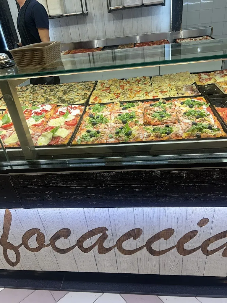 Pizzeria Eurofocaccia_Bellocchi_slider_image_3