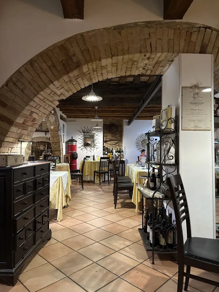 Taverna Degli Archi_Belvedere Ostrense_slider_image_3