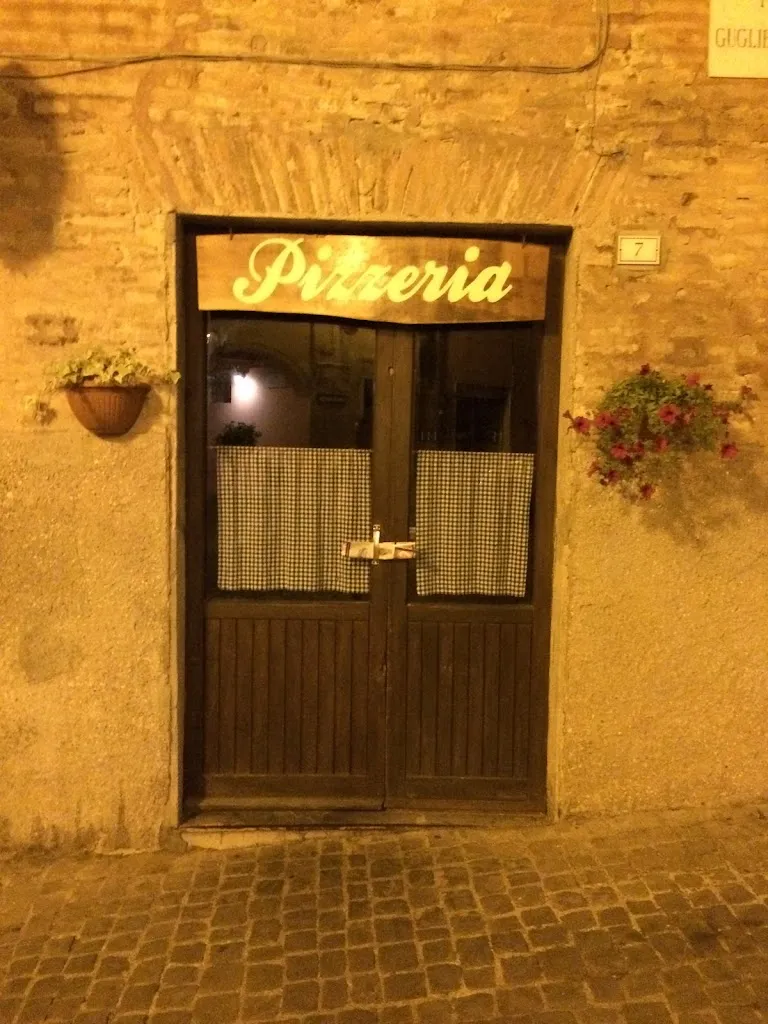 Pizzeria da Giovanni restaurant in Belvedere Ostrense