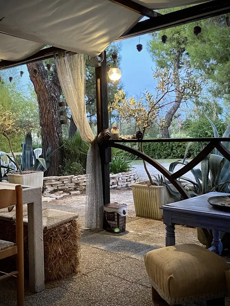 Le Ginestre restaurant in Belvedere Ostrense