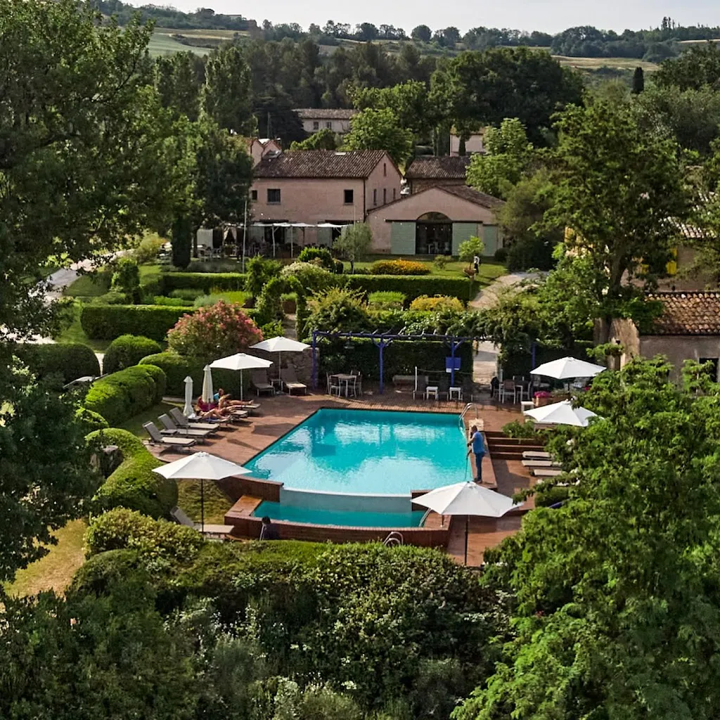 Tenuta Santi Giacomo e Filippo restaurant in Borgo Massano