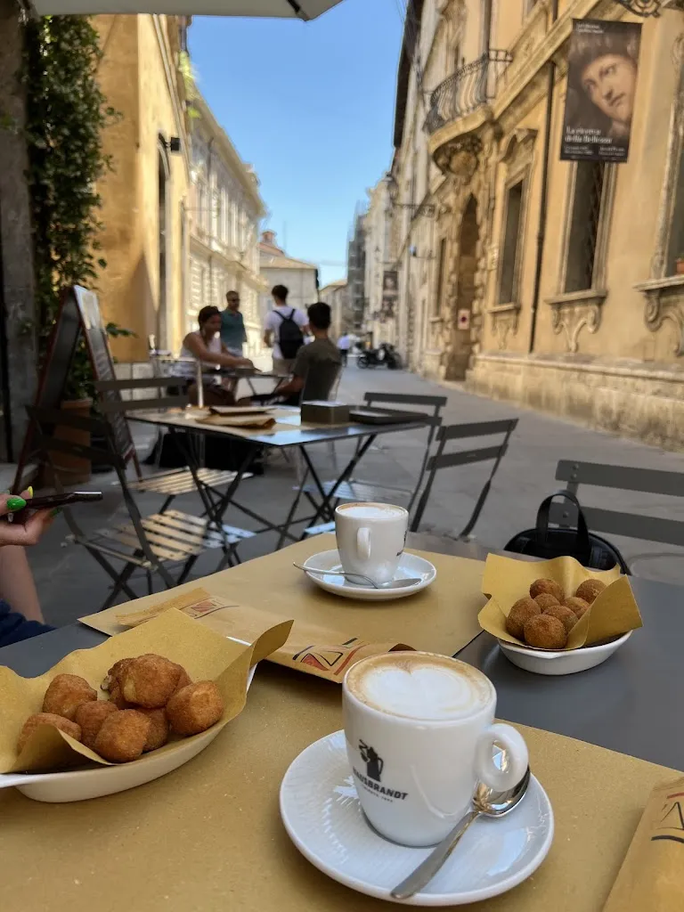 Filip šoljan_L'officina di corso Mazzini_Ascoli Piceno_review