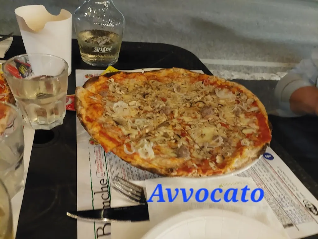 Roberto Oste_Pizza in Piazza -Caldarola di Mancini Roberto_Caldarola_review