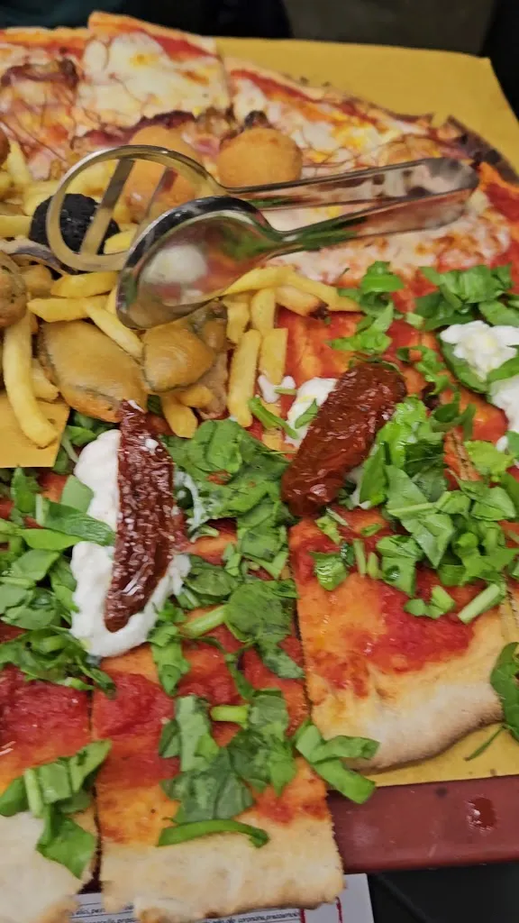 Pizza in Piazza -Caldarola di Mancini Roberto_Caldarola_slider_image_2