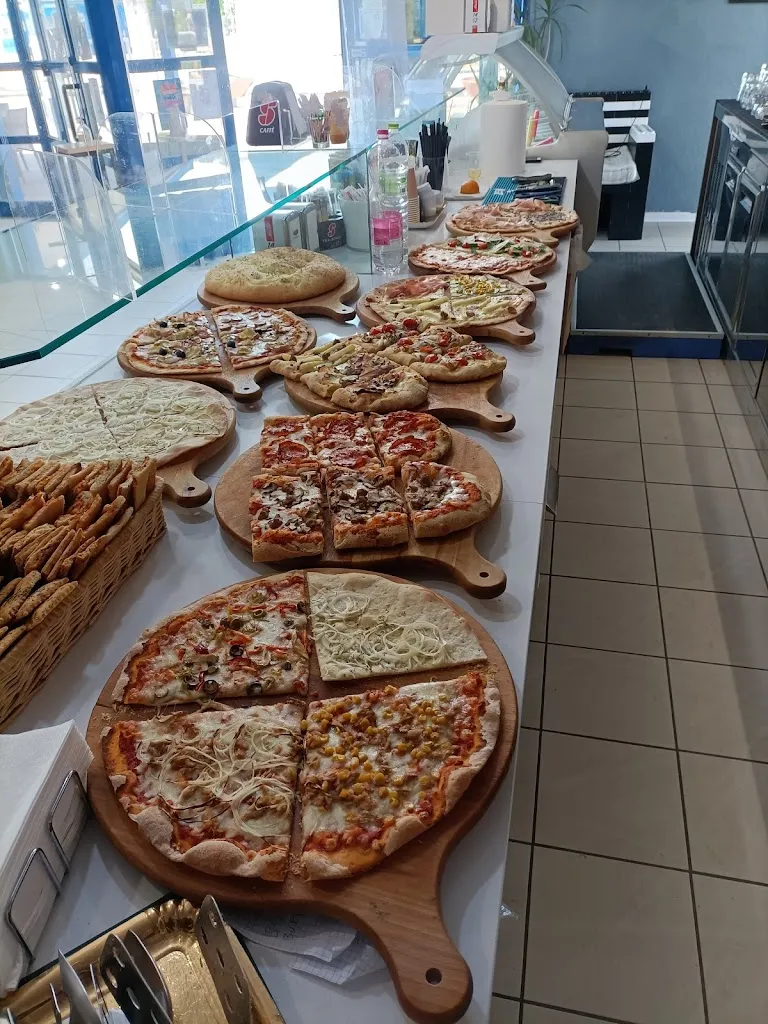 Bakery Petetta Pasticceria Gelateria_Caldarola_slider_image_3