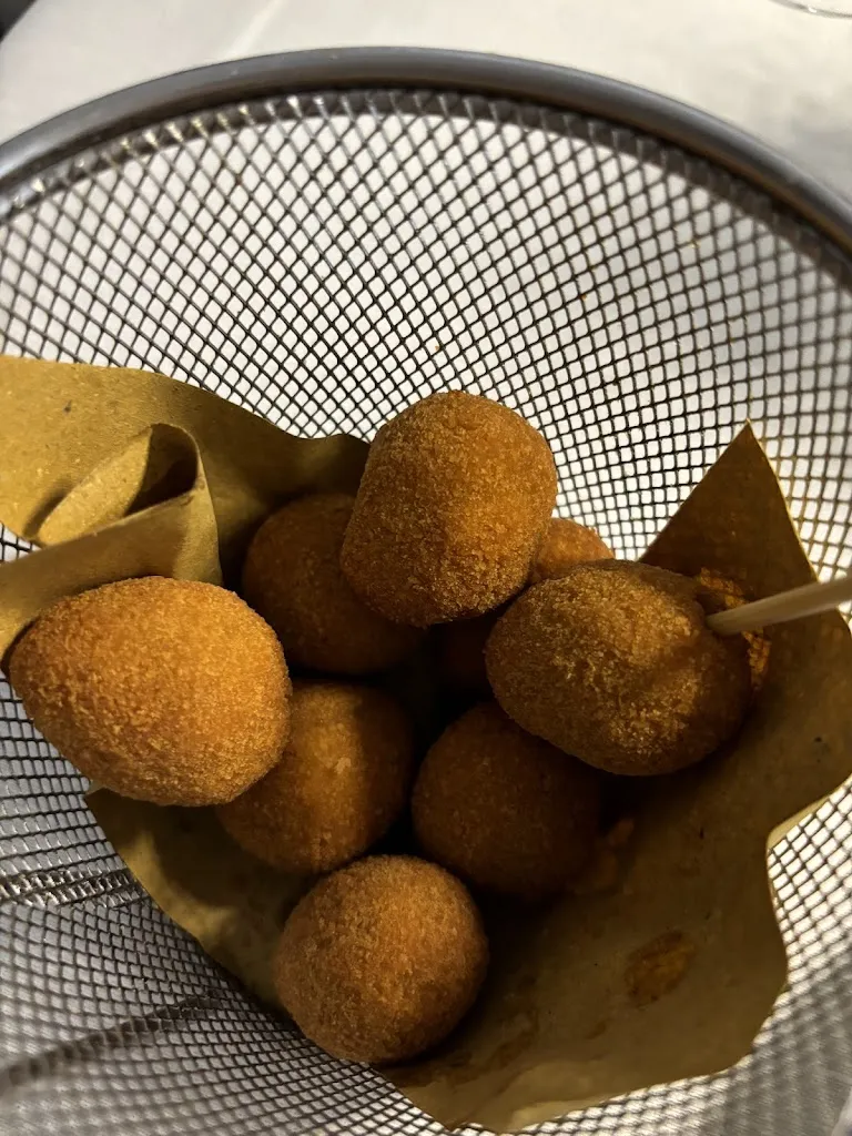 sandy colombo_Bistro' Cucina & Vini_Camerano_review